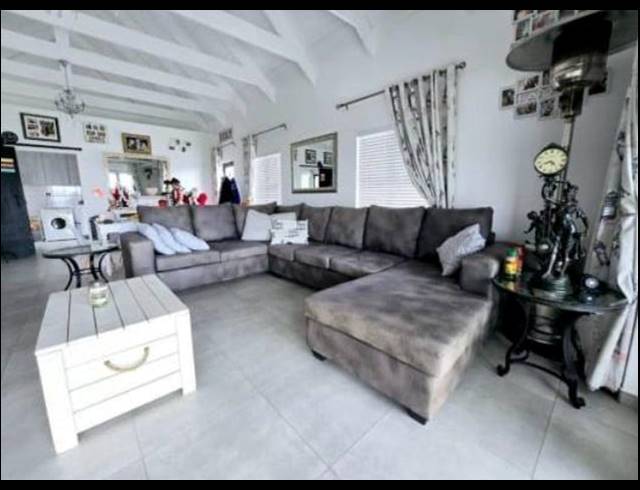 3 BEDROOM HOUSE FOR SALE IN DA GAMA BAY